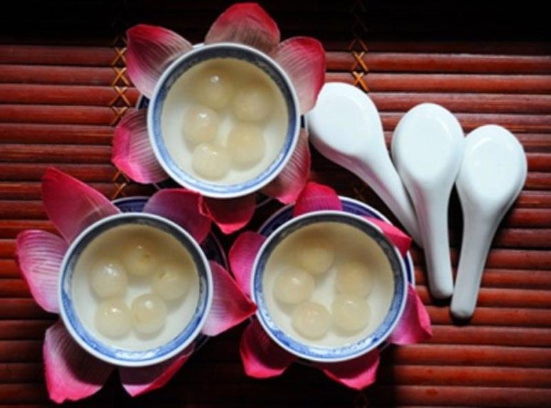 Những bát chè ngọt thanh xứ Huế luôn là ấn tượng chẳng thể nào quên