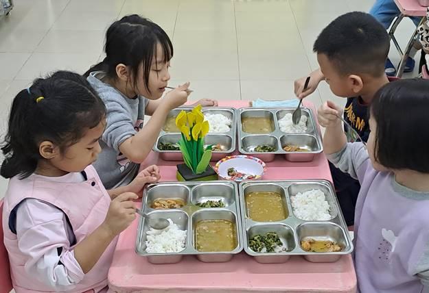 Lắng nghe người khác