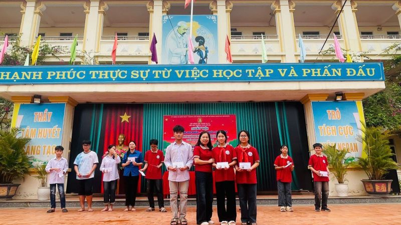Trường THCS Cổ Đô